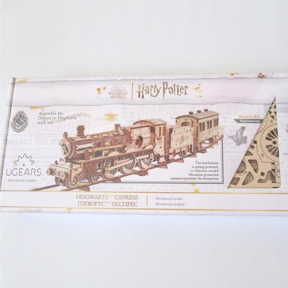 Ugears Hogwarts Train Mechanical Model Kit Wizarding World Spring Powered Sealed - Picture 3 of 10